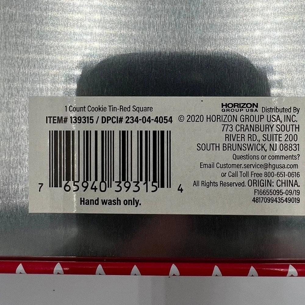 Horizon Group USA Cookie Tin Red Square 6in Hearts Very Good Window Lid 139315
